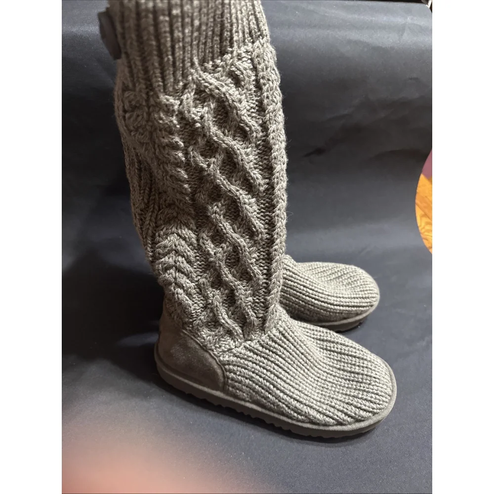 [1146010-GREY] UGG Women's Classic Cardi Cabled Knit Grey Boots Size 5